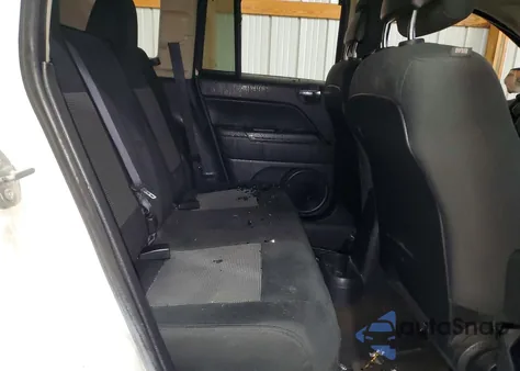 2016 Jeep Compass Sport из США, поврежденный, VIN 1C4NJDBB4GD559305